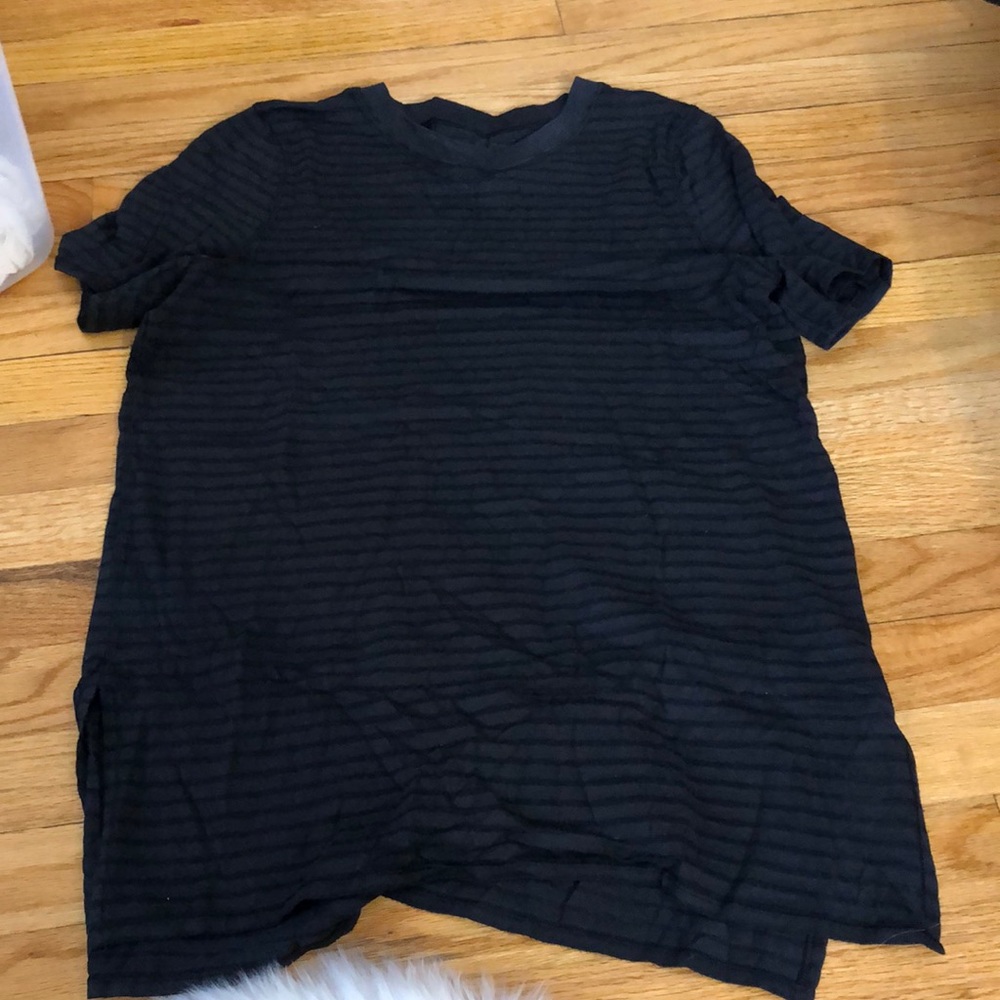 Lululemon tee